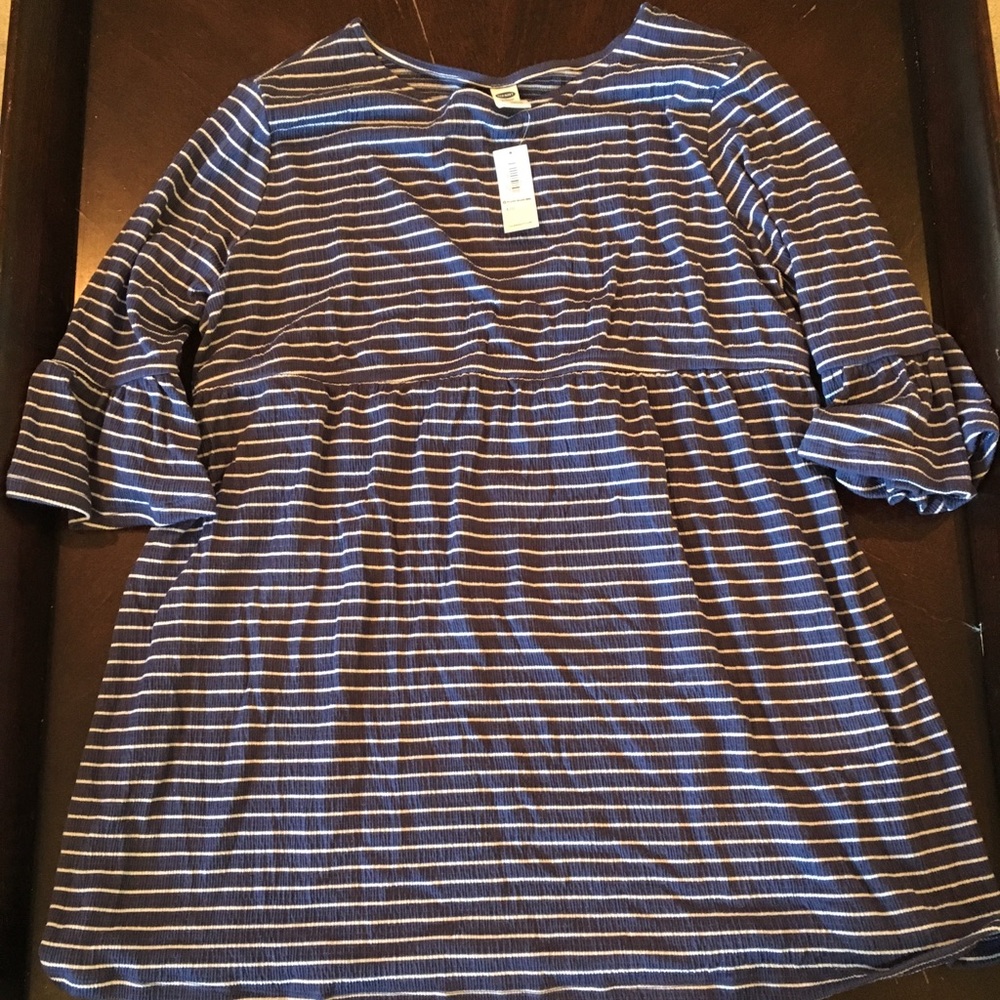Old navy NWT maternity top sz L